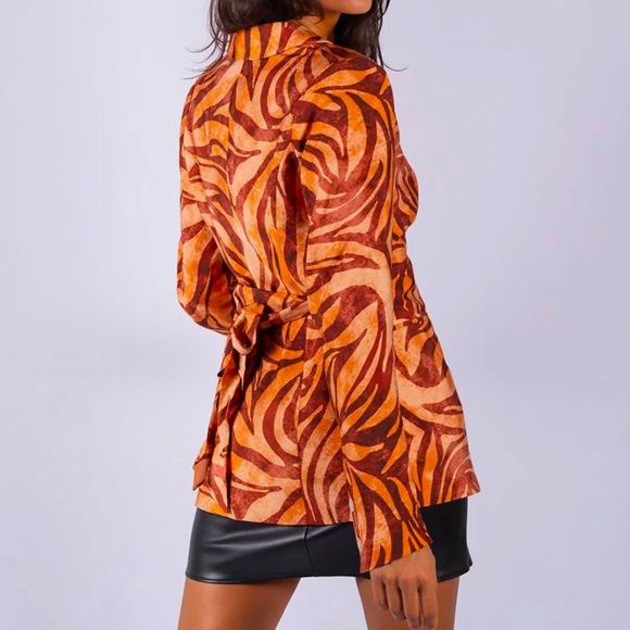 MINKPINK Goldie Blazer In Animal in size Small REVOLVE SPECIAL mrsp$170 - Picture 3 of 5